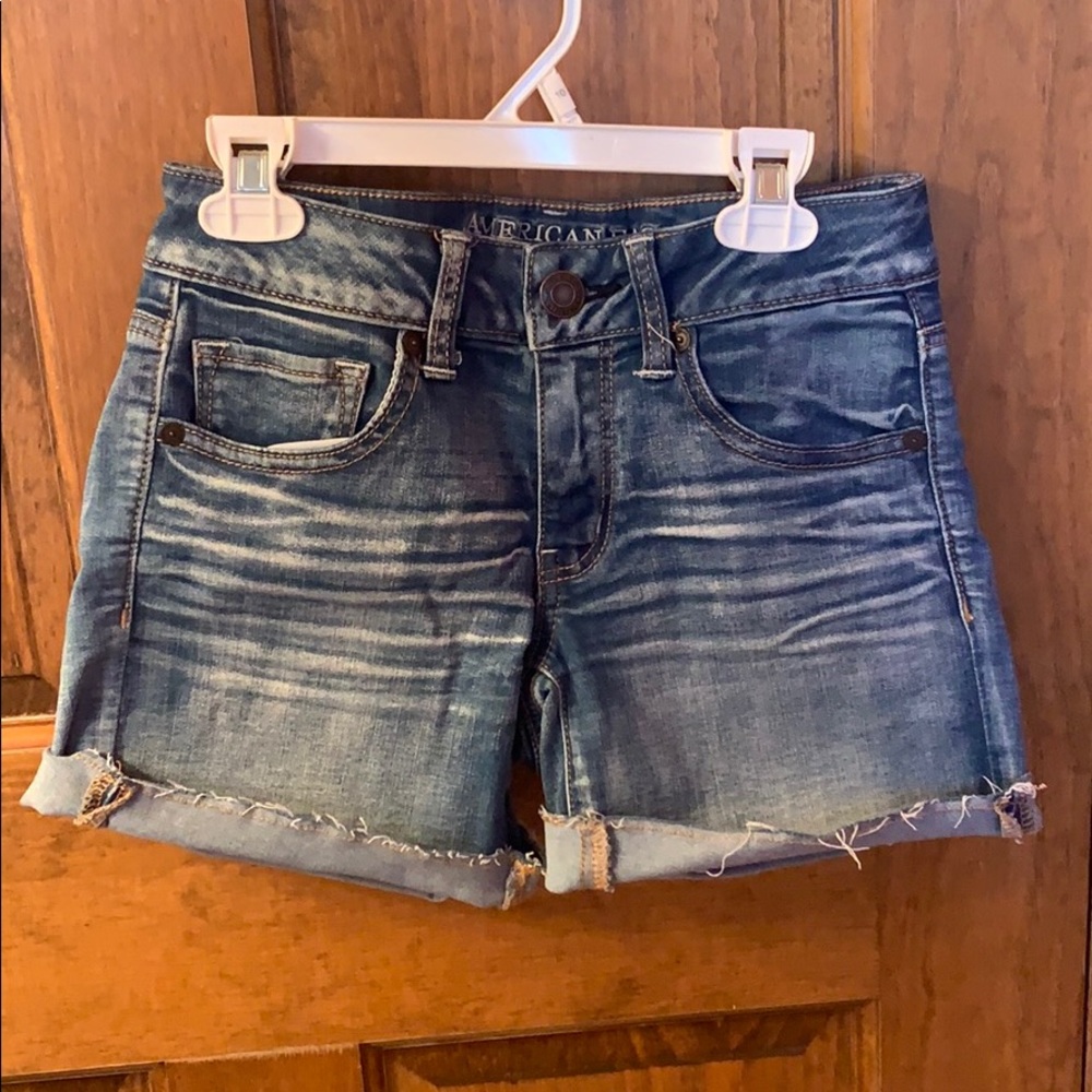 American eagle light washed Jean shorts size US 2